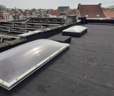 Skylux bolkoepels tijdens dakvernieuwing